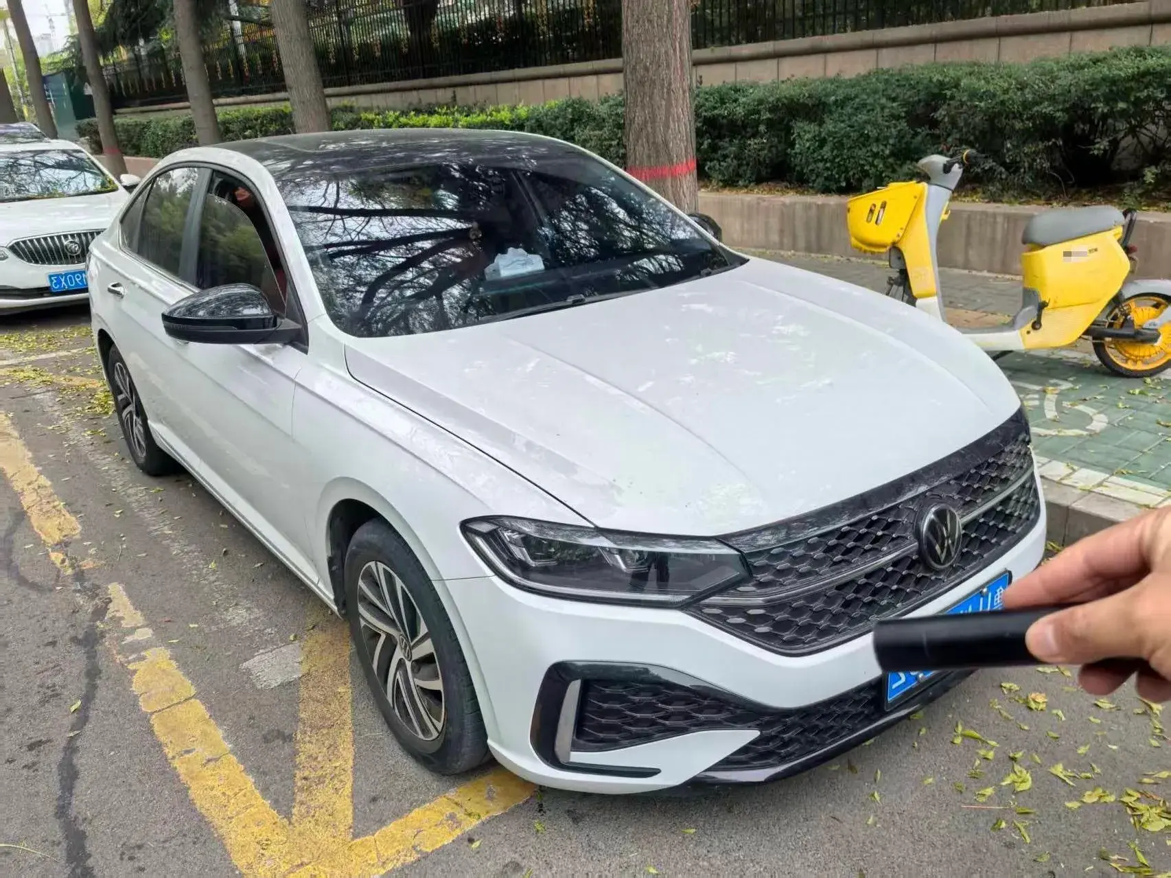 2023 VOLKSWAGEN LAVIDA thumbnail 4