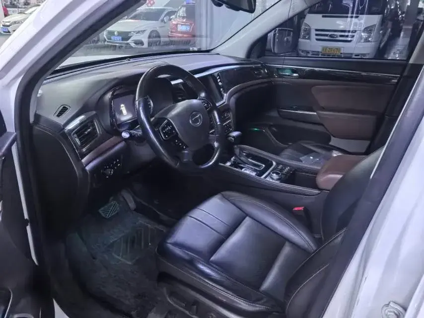 2017 GAC TRUMPCHI thumbnail 3