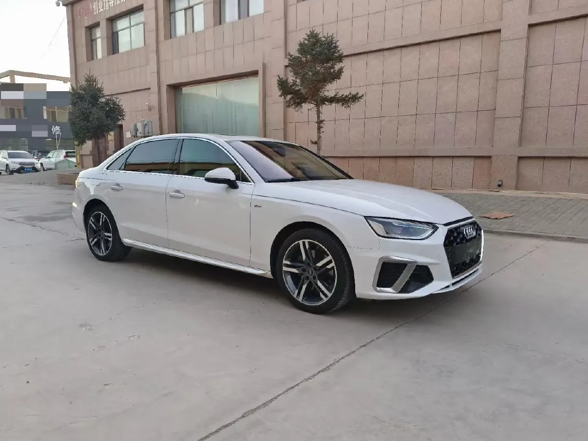 2022 Audi A4L 2.0T 190HP L4 7DCT,autocango,china used car exporter,china ev exporter,chinese used car exporter,chinese used ev exporter