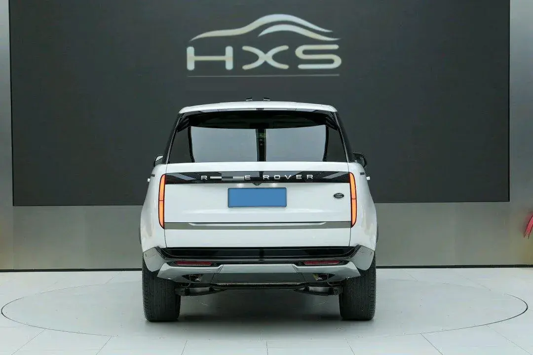 2023 LAND ROVER thumbnail 4