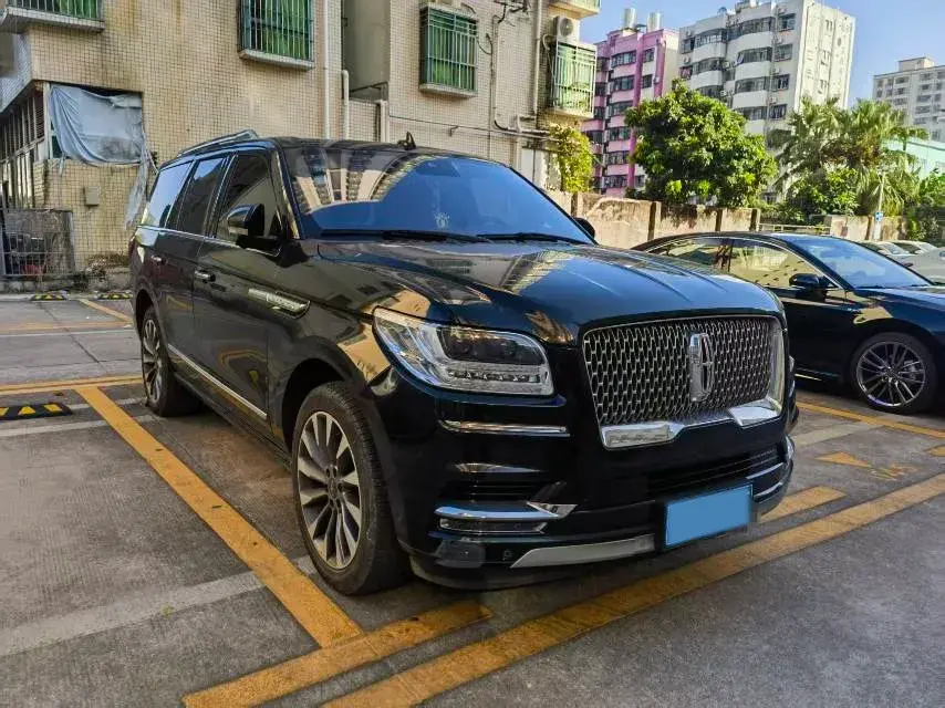 2019 LINCOLN NAVIGATOR thumbnail 3