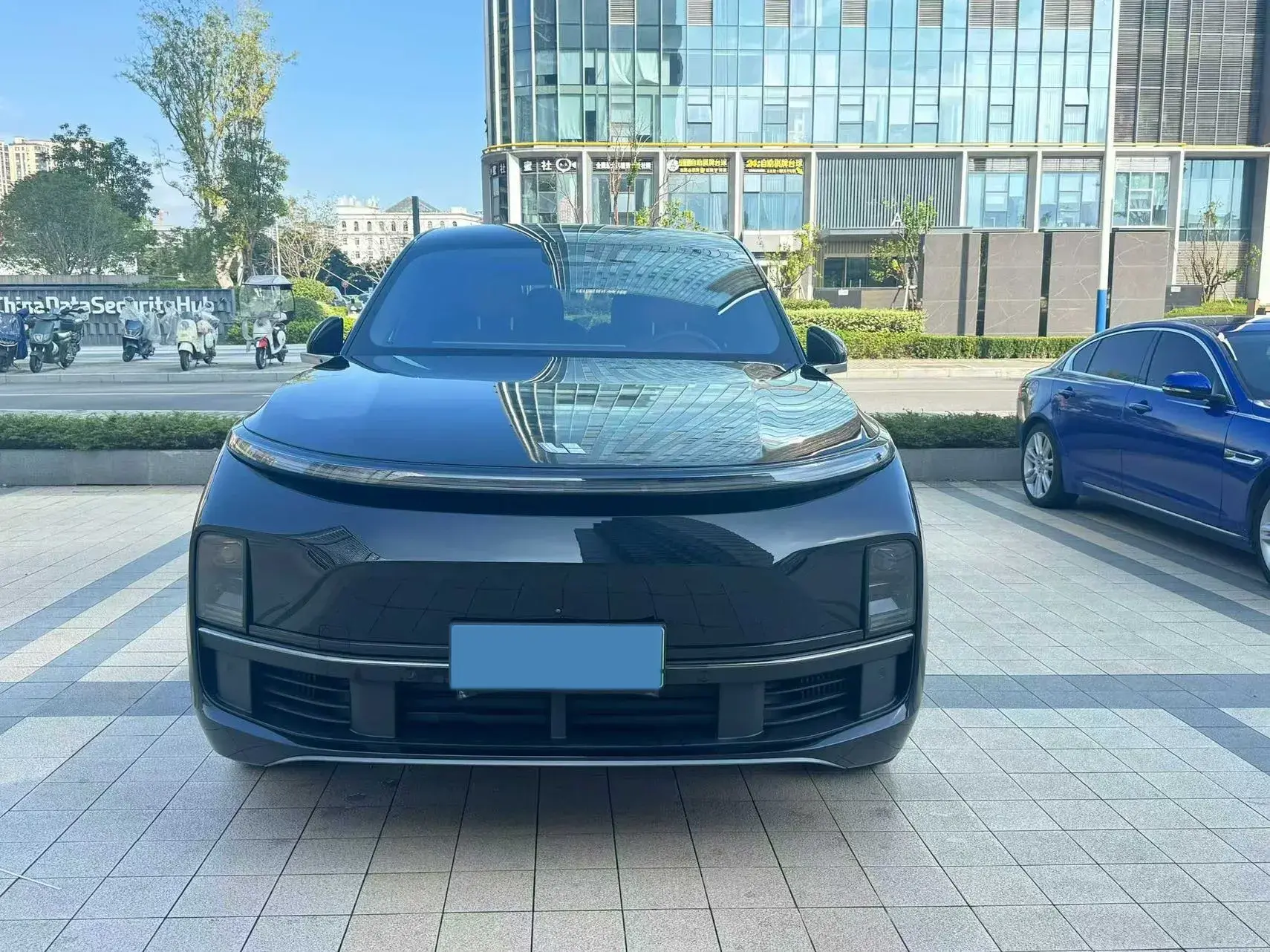 2023 LI L7 thumbnail 2