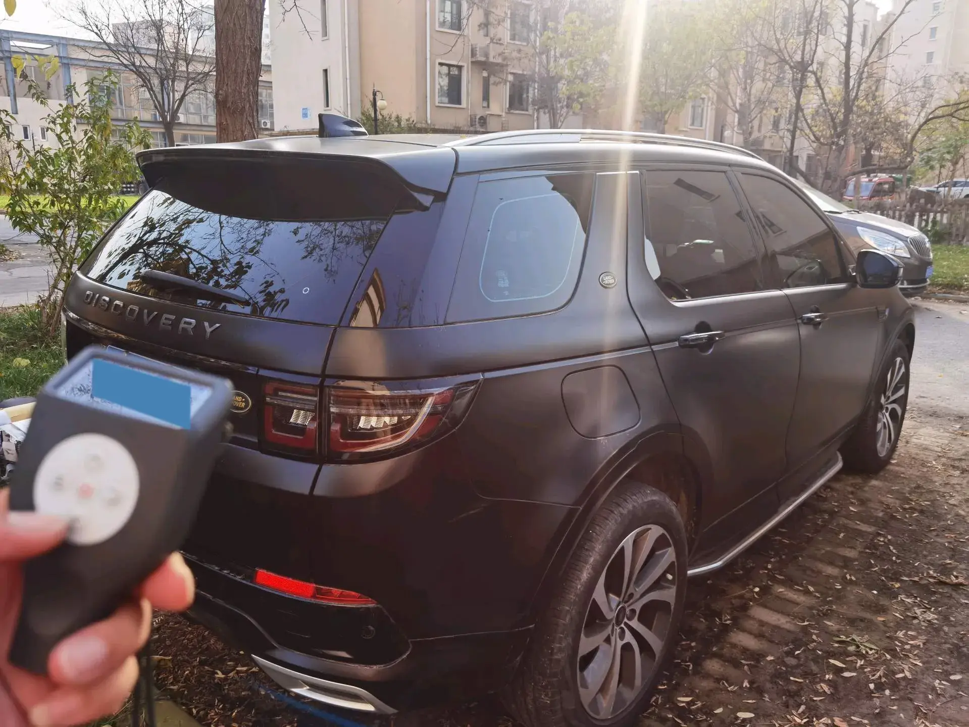 2022 LAND ROVER thumbnail 2