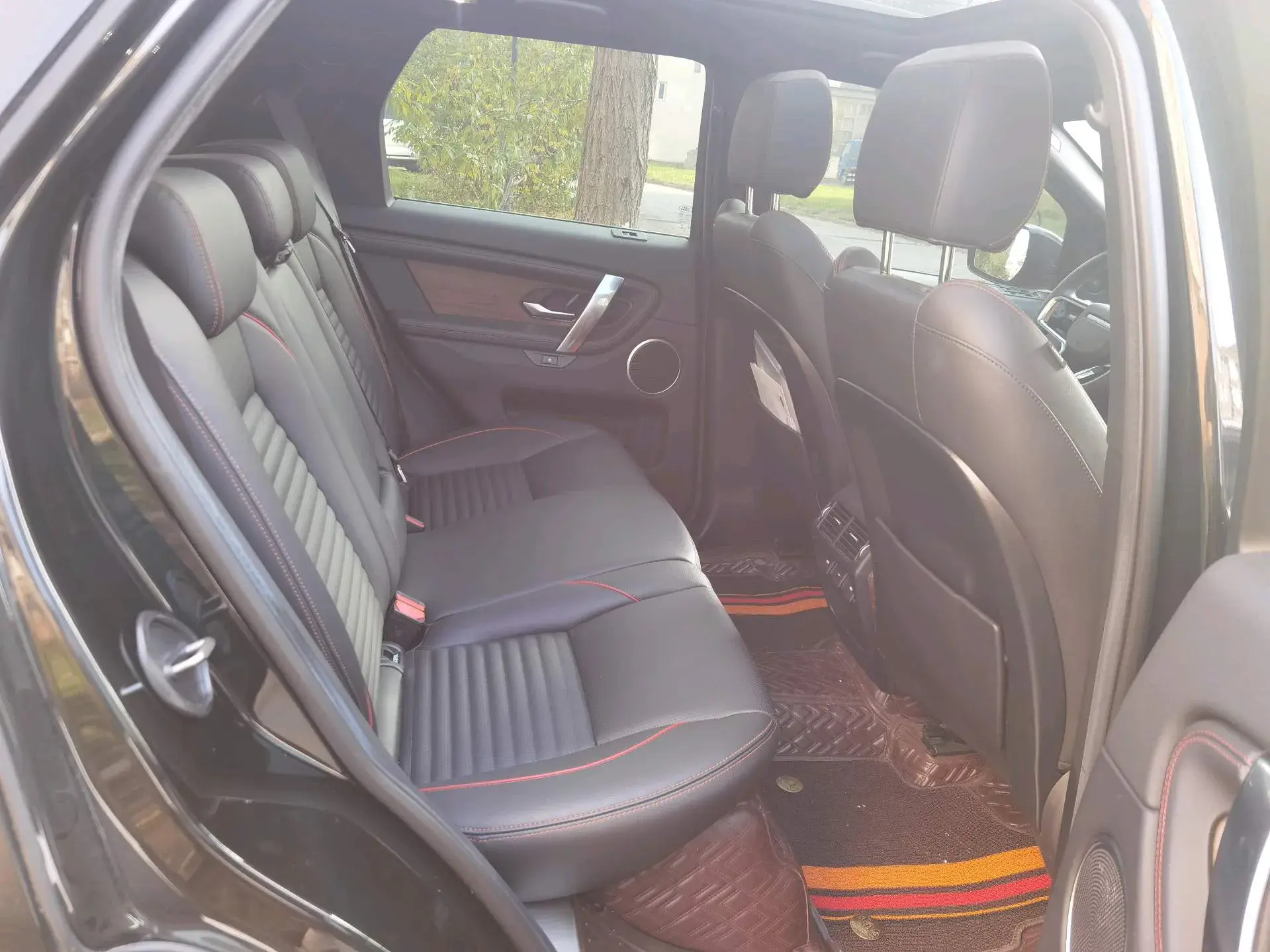 2022 LAND ROVER thumbnail 4