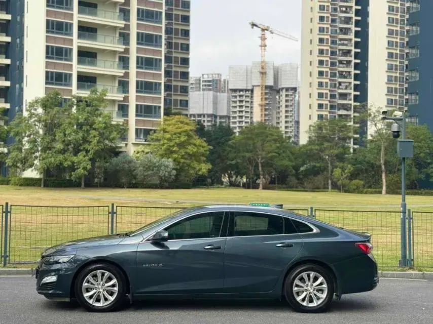 2020 CHEVROLET MALIBU thumbnail 2