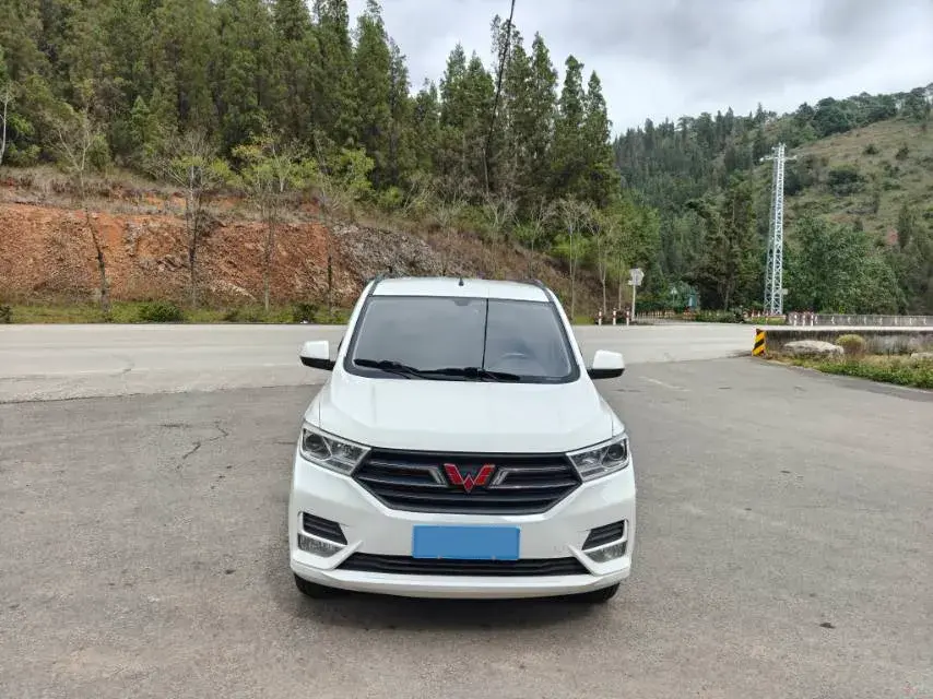 2018 WULING HONGGUANG thumbnail 2