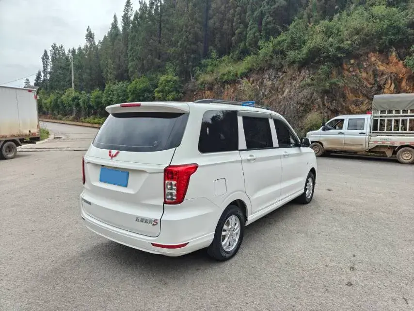 2018 WULING HONGGUANG thumbnail 4