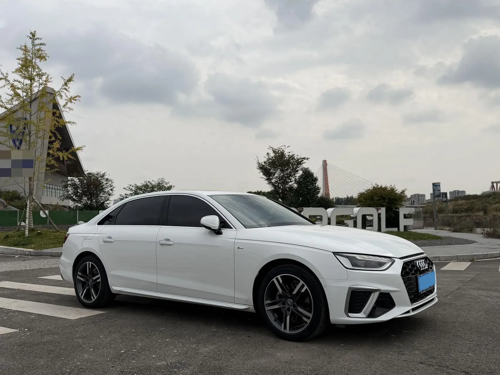 2020 AUDI A4L thumbnail 3