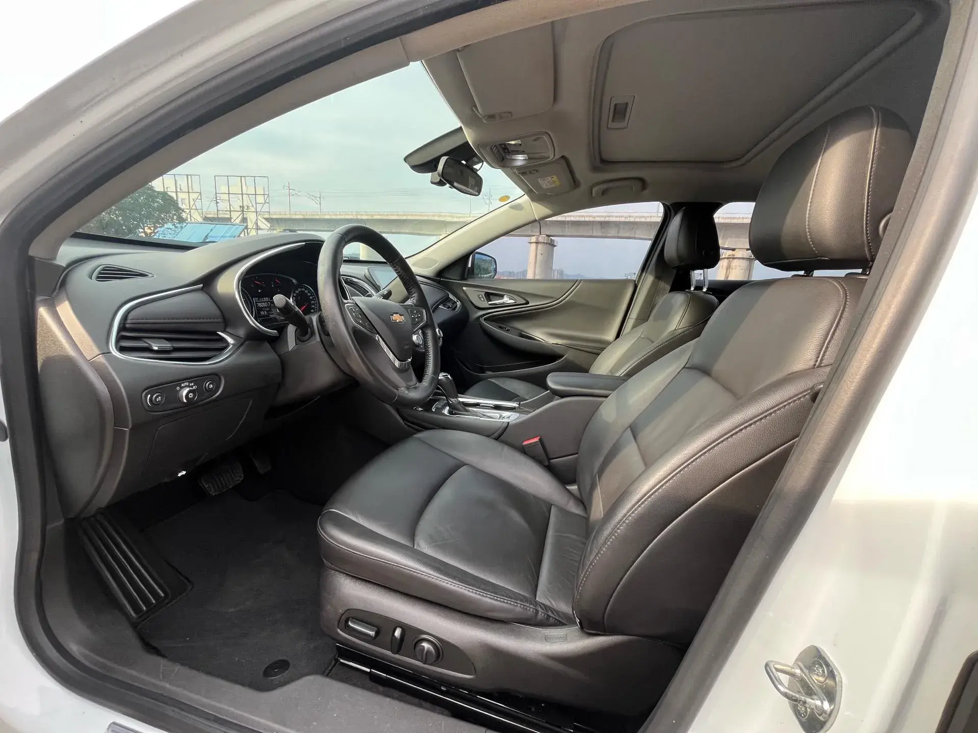 2018 CHEVROLET MALIBU thumbnail 4