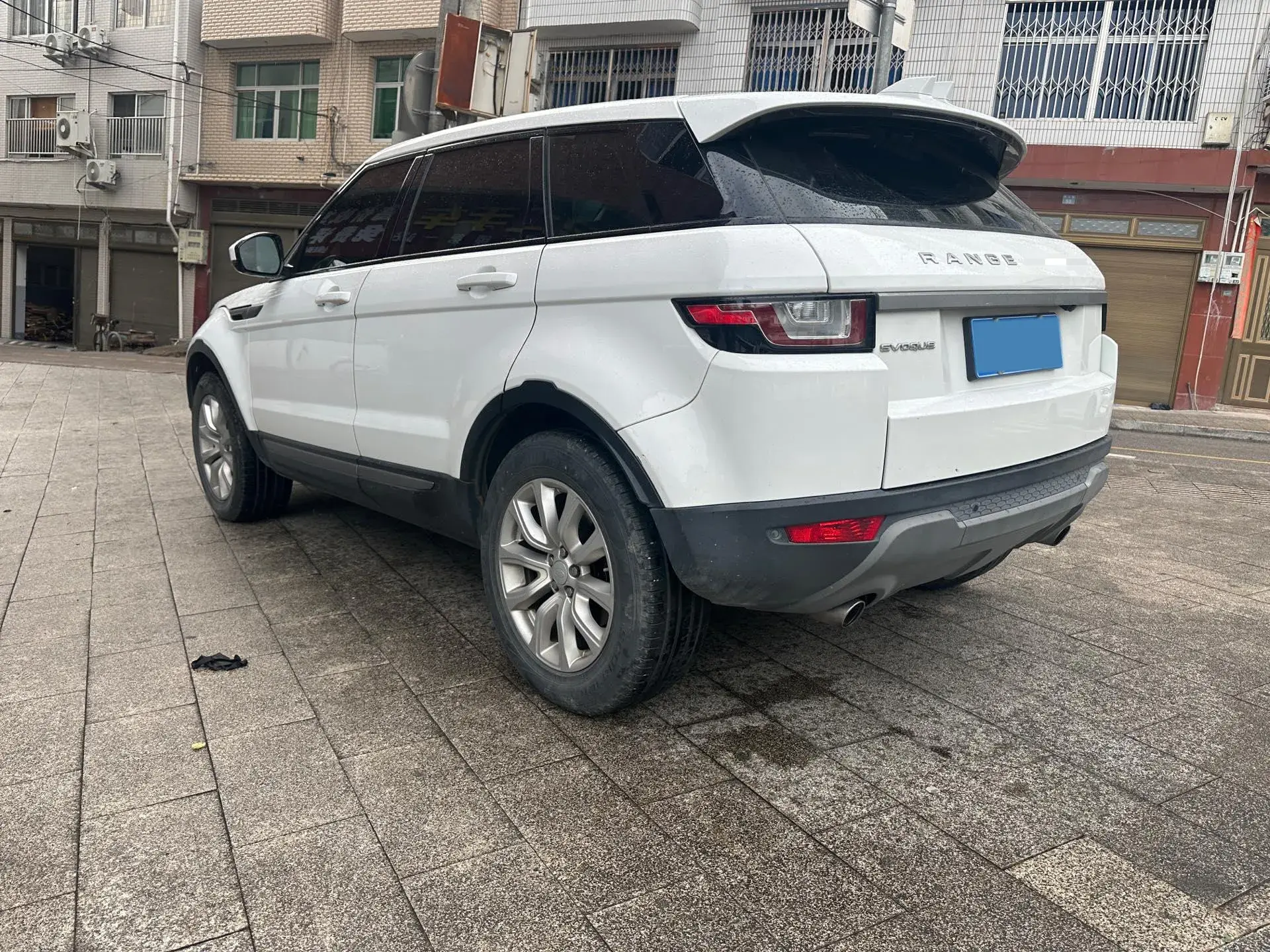 2018 LAND ROVER thumbnail 4