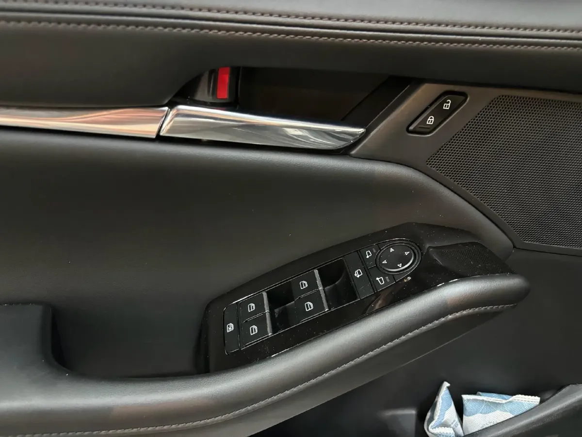 2020 Mazda 3 Axela 2.0L 158HP L4 6AT,autocango,china used car exporter,china ev exporter,chinese used car exporter,chinese used ev exporter