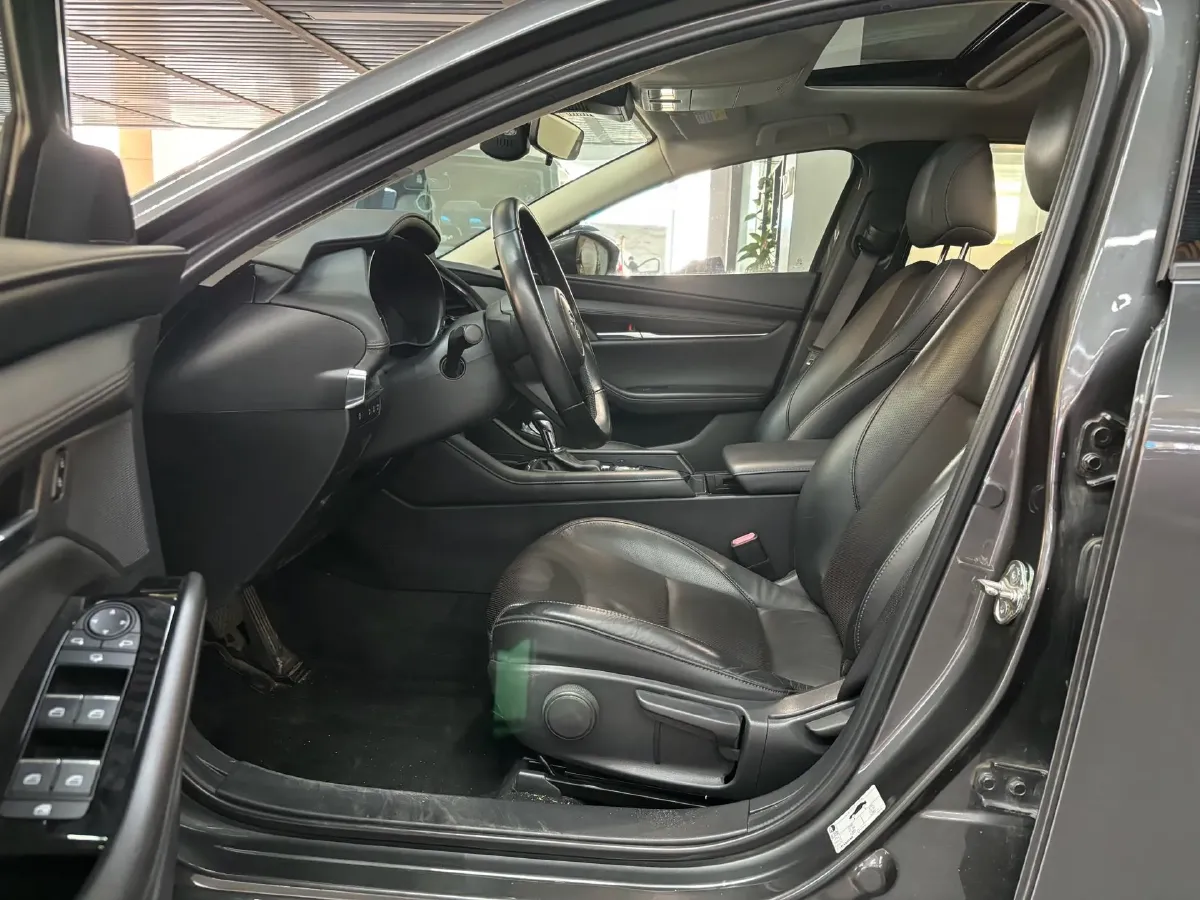 2020 Mazda 3 Axela 2.0L 158HP L4 6AT,autocango,china used car exporter,china ev exporter,chinese used car exporter,chinese used ev exporter