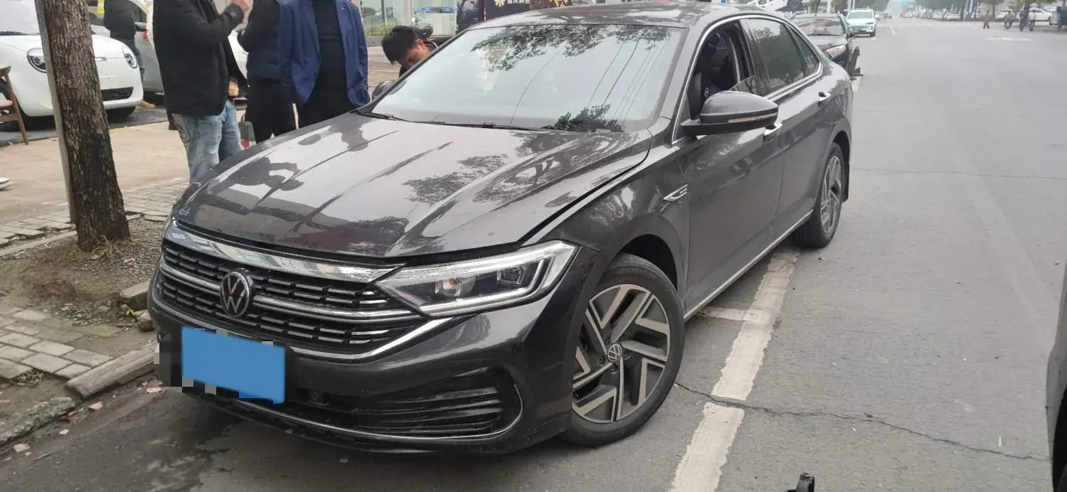 2024 VOLKSWAGEN SAGITAR view 1