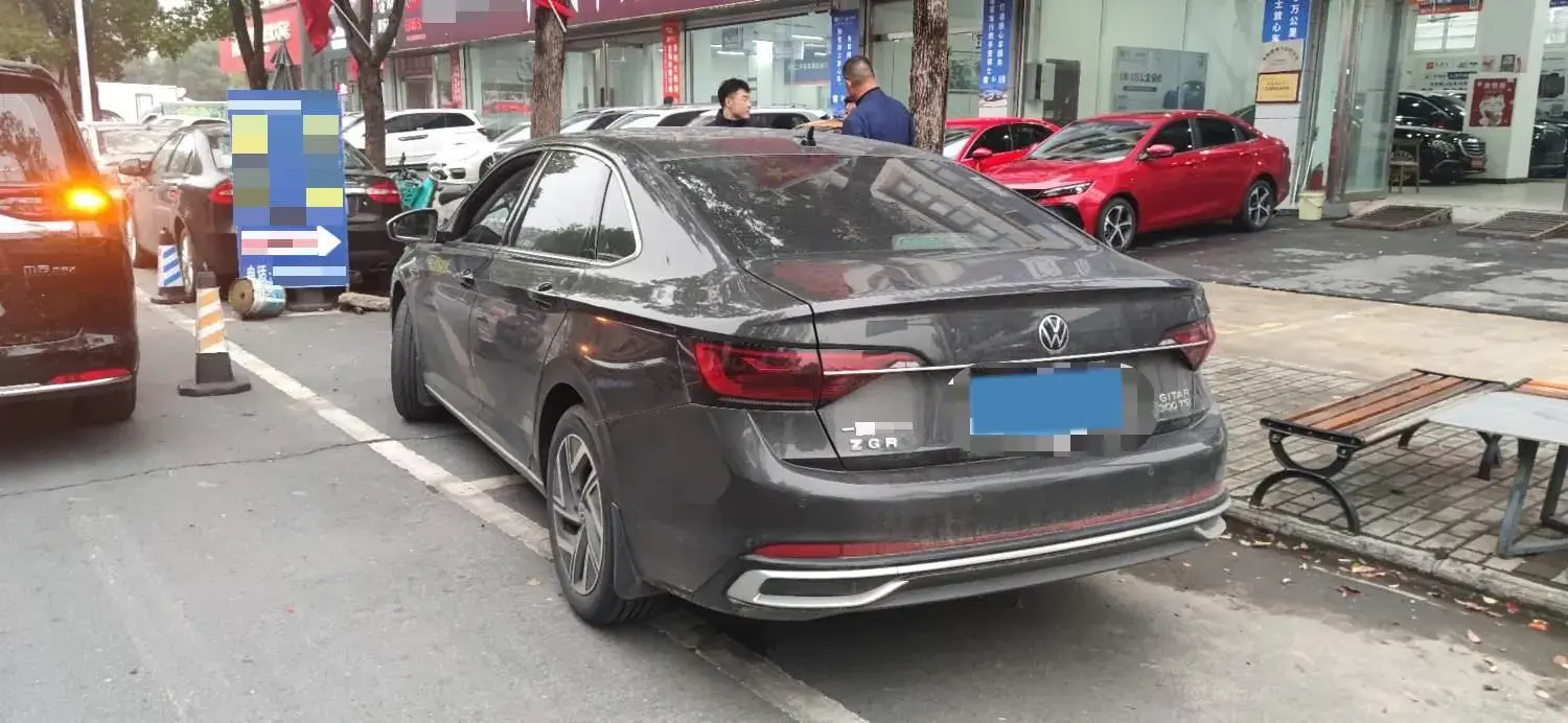 2024 VOLKSWAGEN SAGITAR thumbnail 3