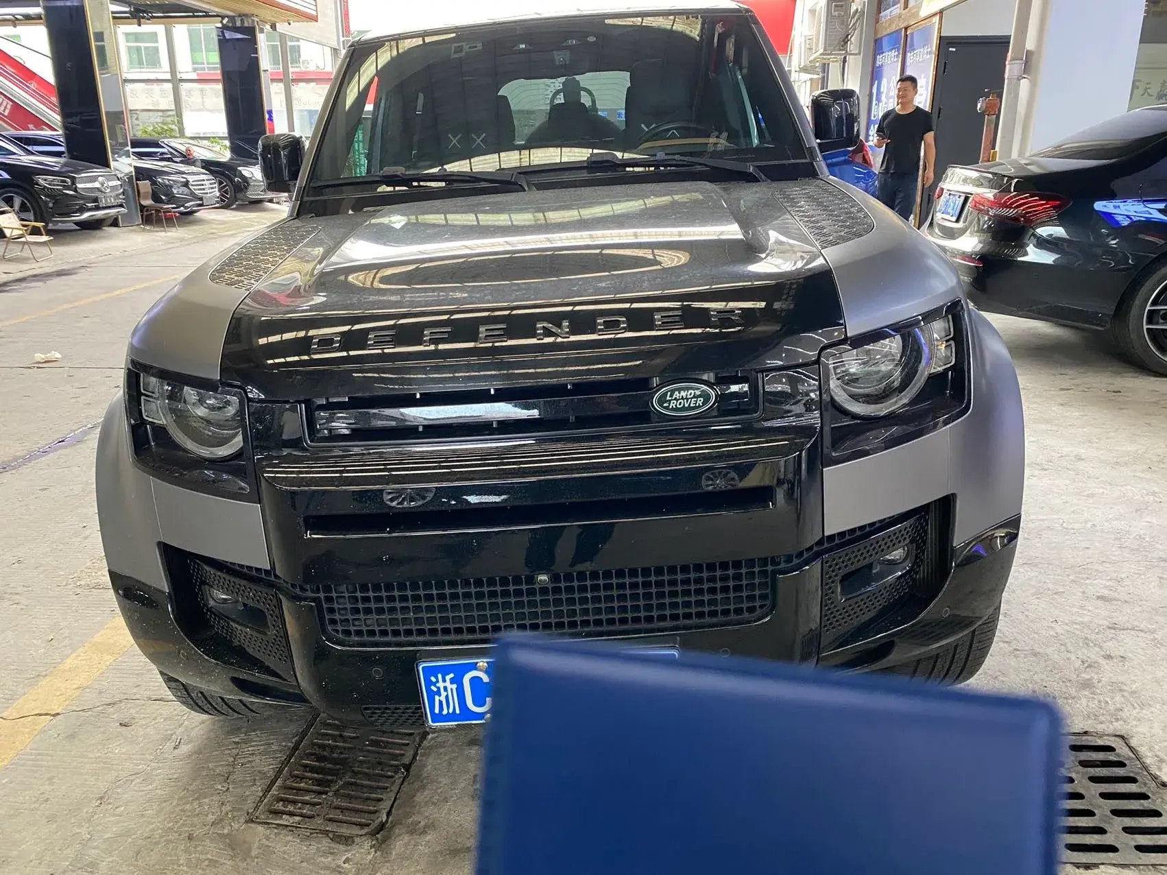 2023 LAND ROVER thumbnail 2