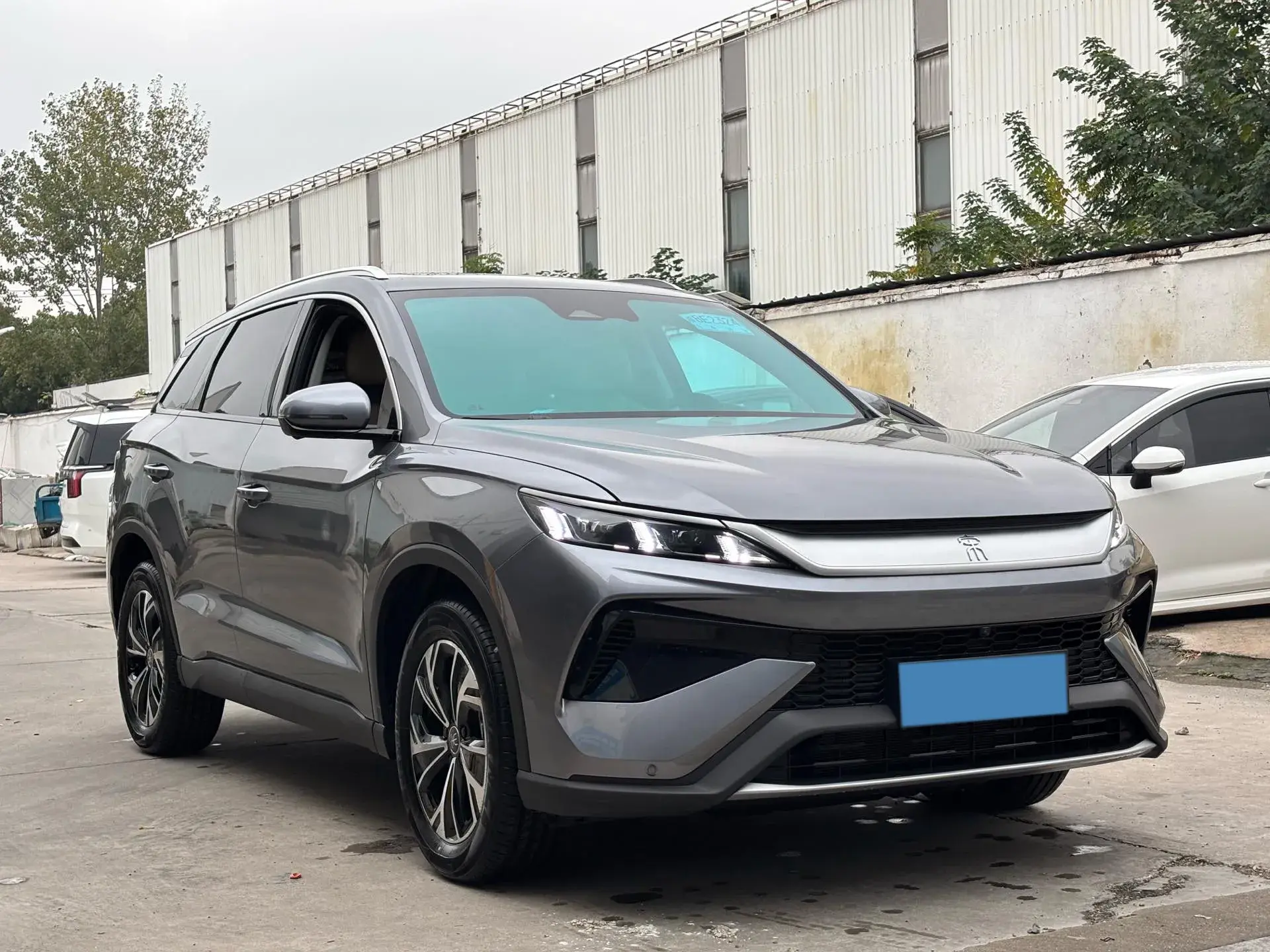 2025 BYD SONG thumbnail 3