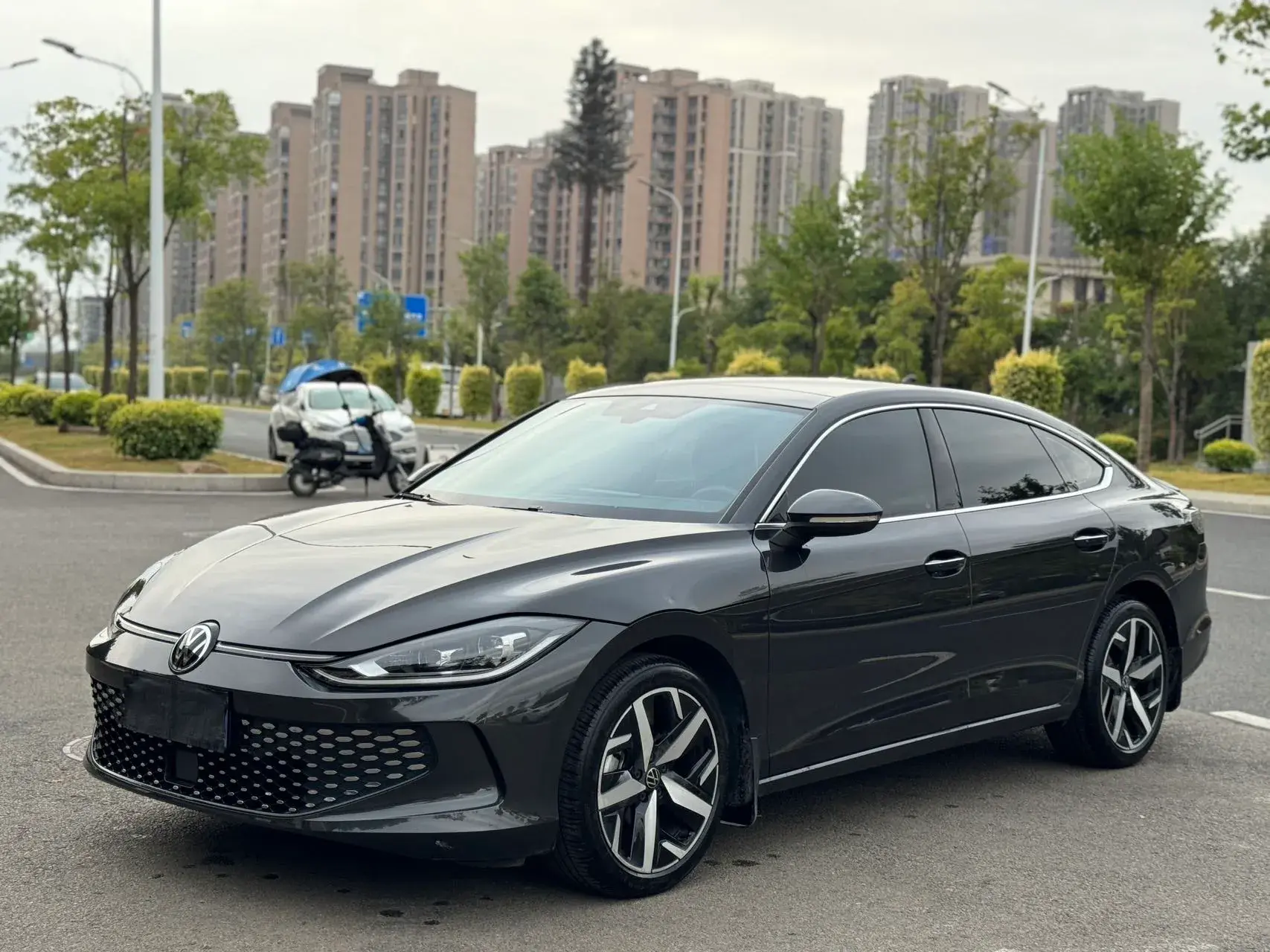 2024 VOLKSWAGEN LAMANDO view 1