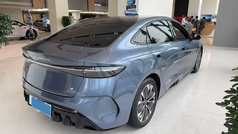 2024 BYD SEAL thumbnail 2