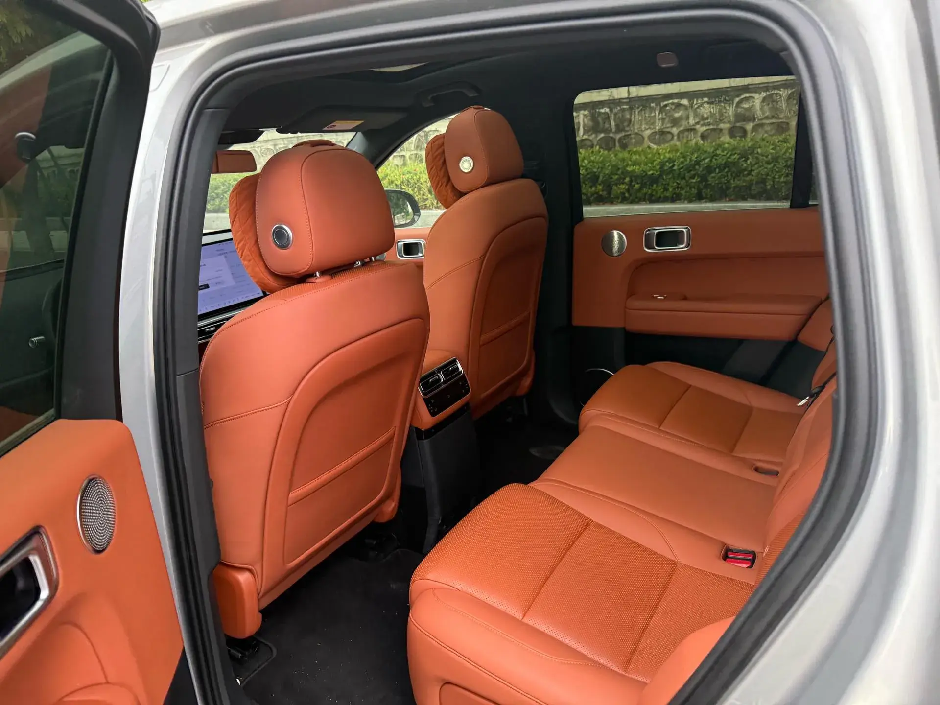 2024 LI L6 thumbnail 4