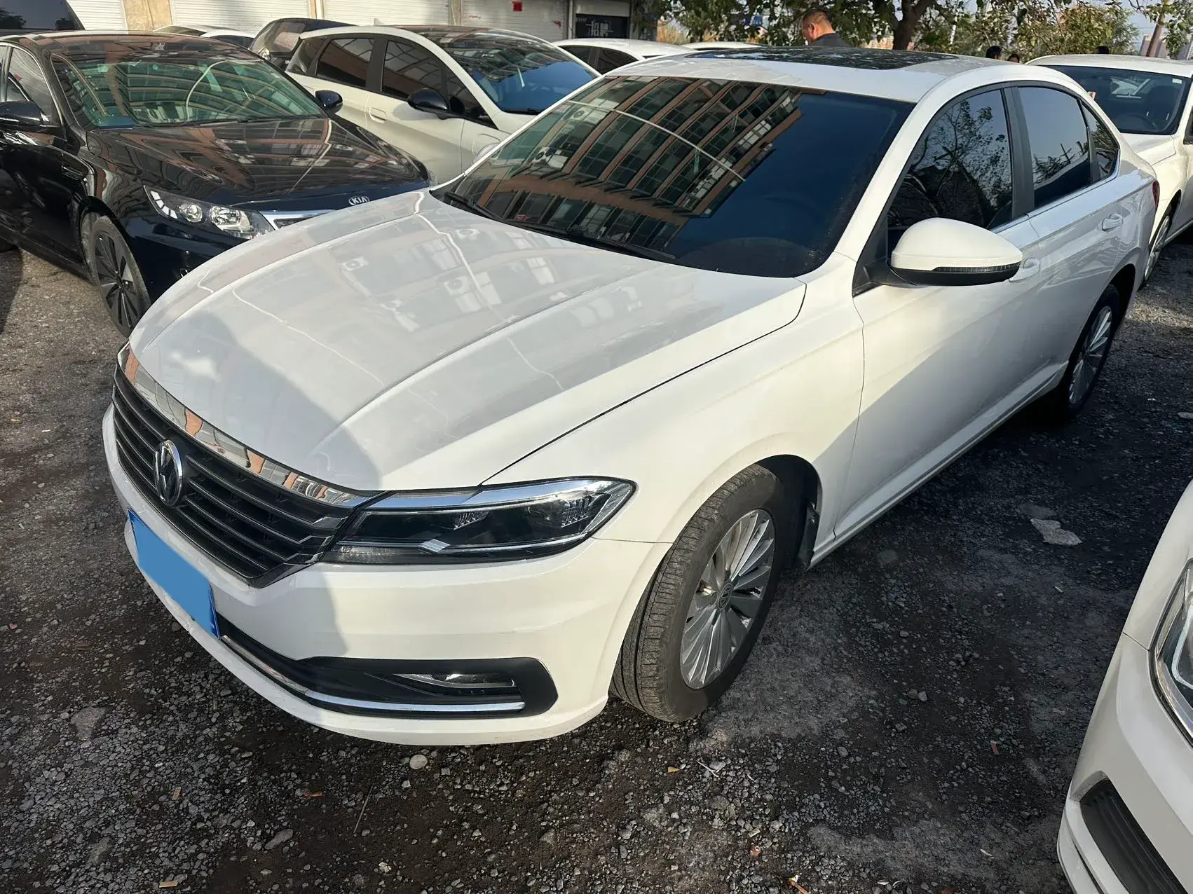 2018 VOLKSWAGEN LAVIDA view 1