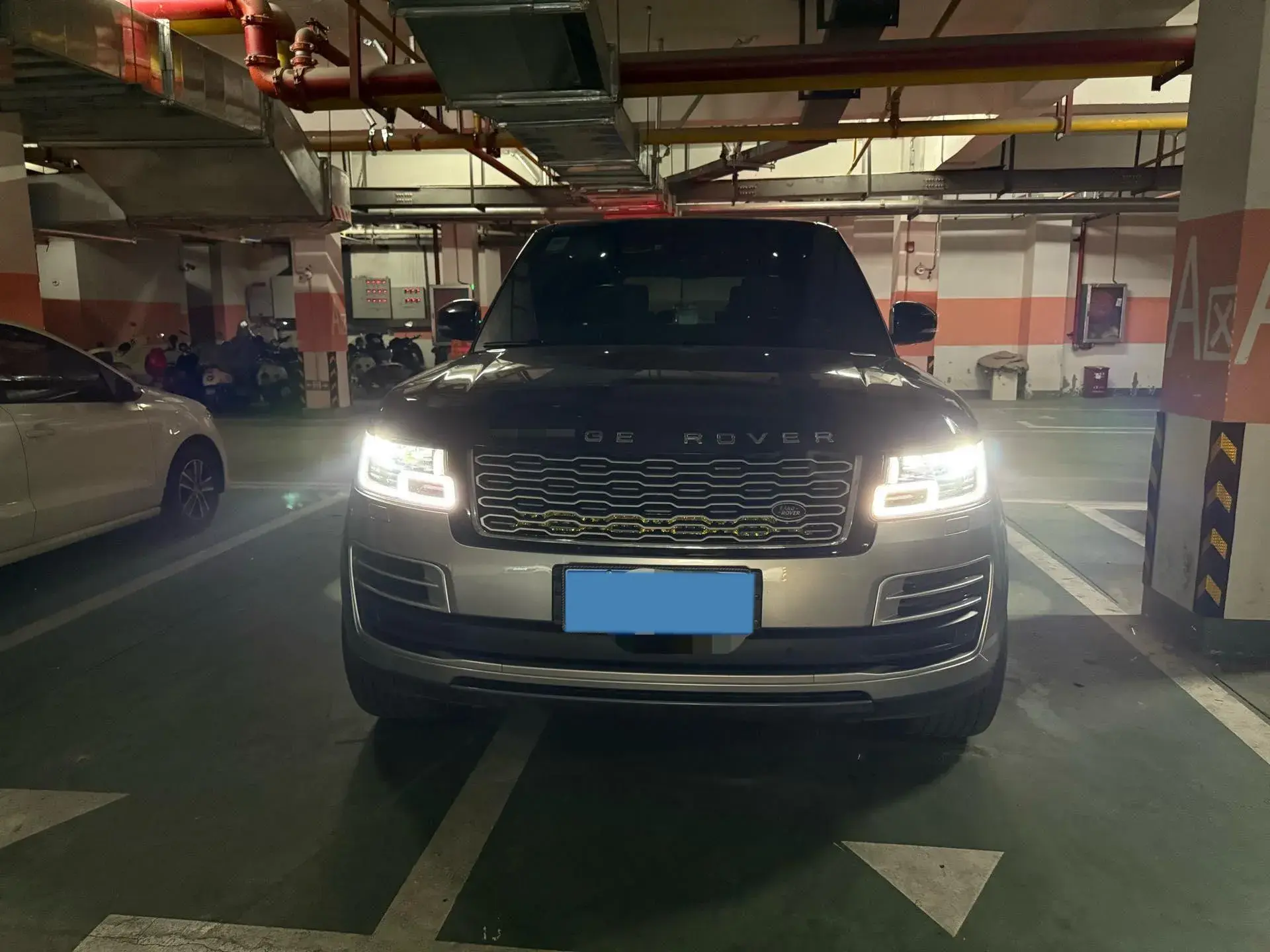 2018 LAND ROVER thumbnail 3