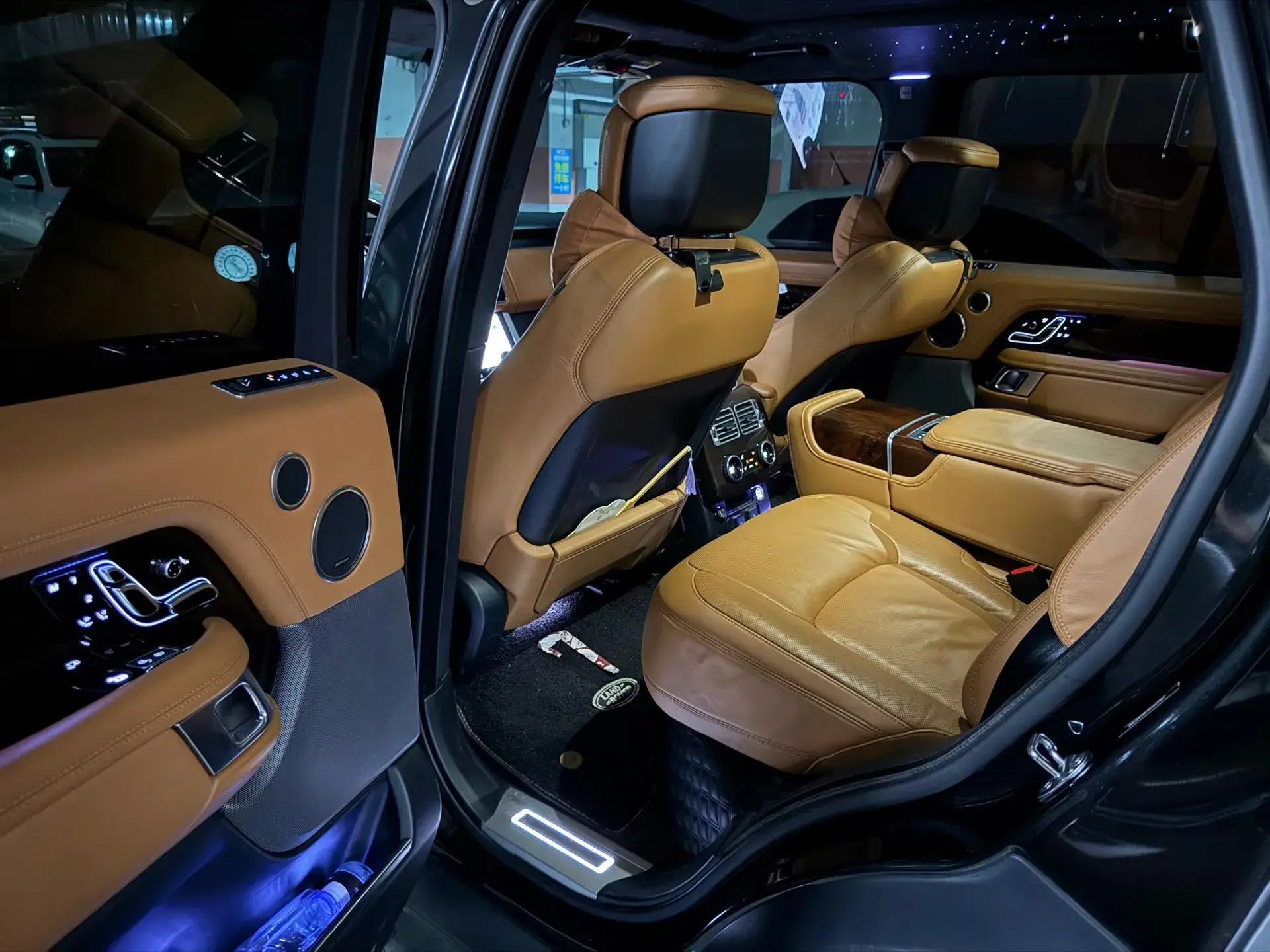 2018 LAND ROVER thumbnail 4