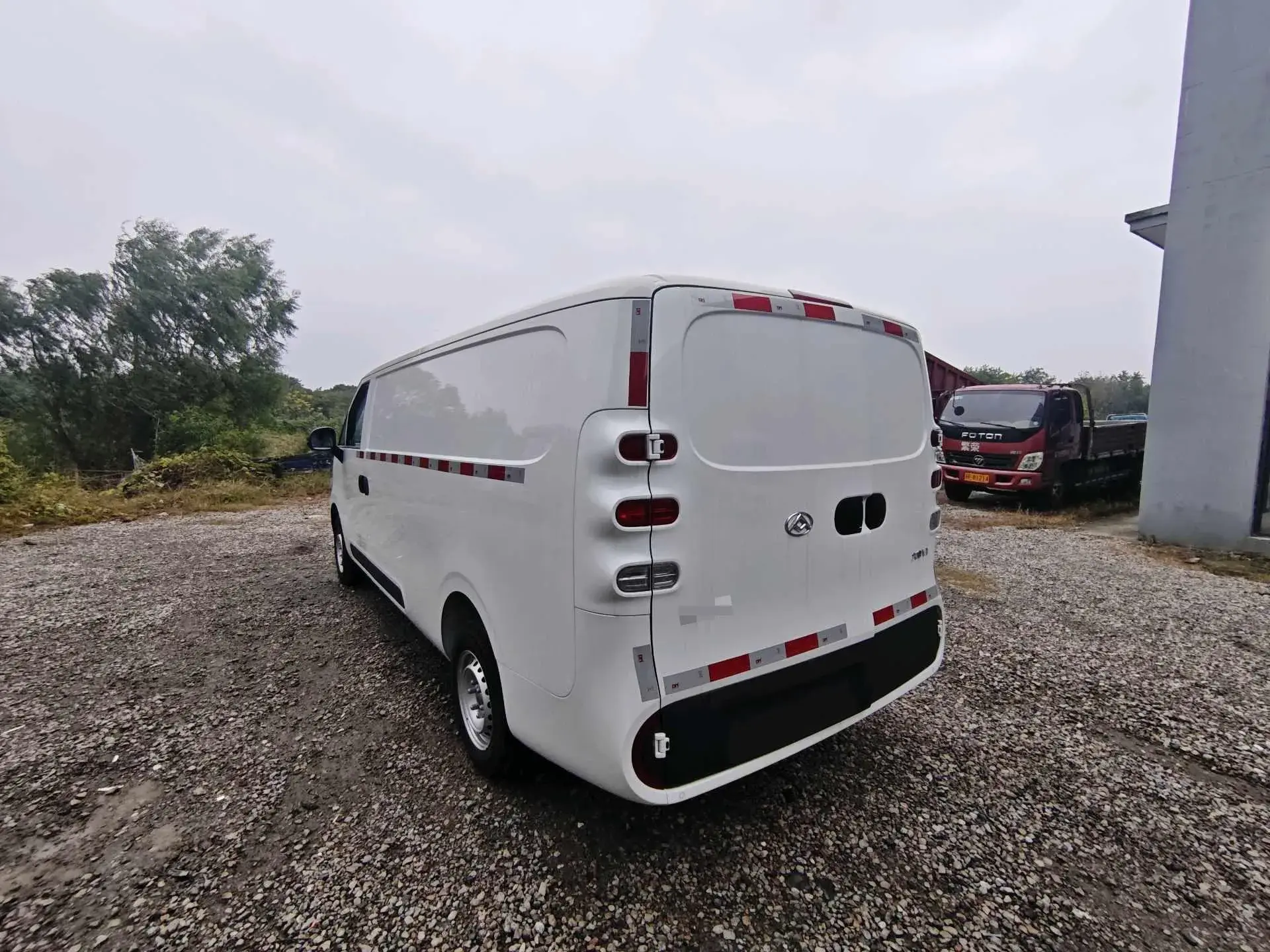 2024 MAXUS DANA thumbnail 3