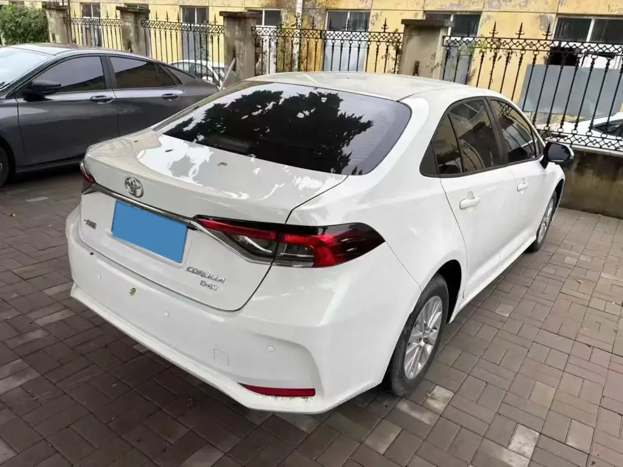 2022 TOYOTA COROLLA thumbnail 3