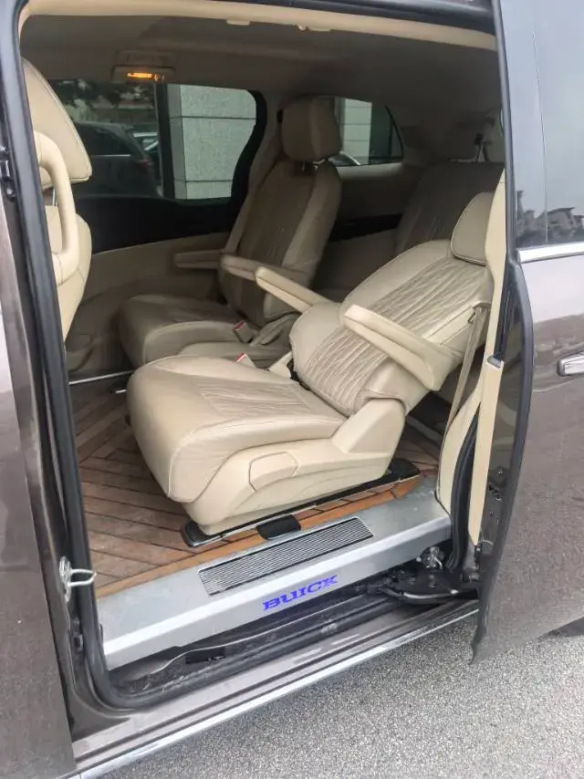 2023 BUICK GL8 thumbnail 4