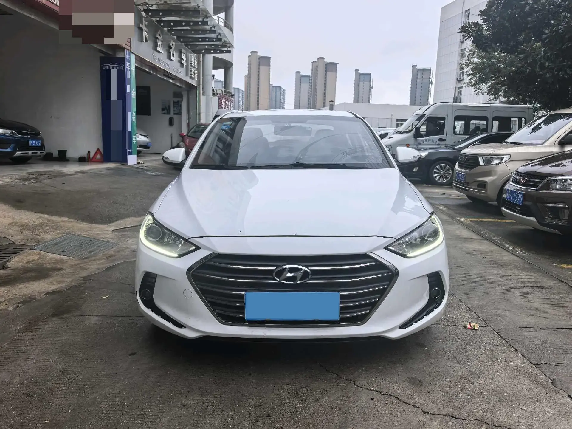 2018 HYUNDAI ELANTRA thumbnail 2