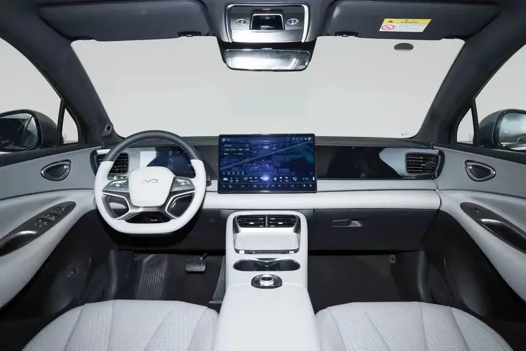 2025 BYD SEA thumbnail 3