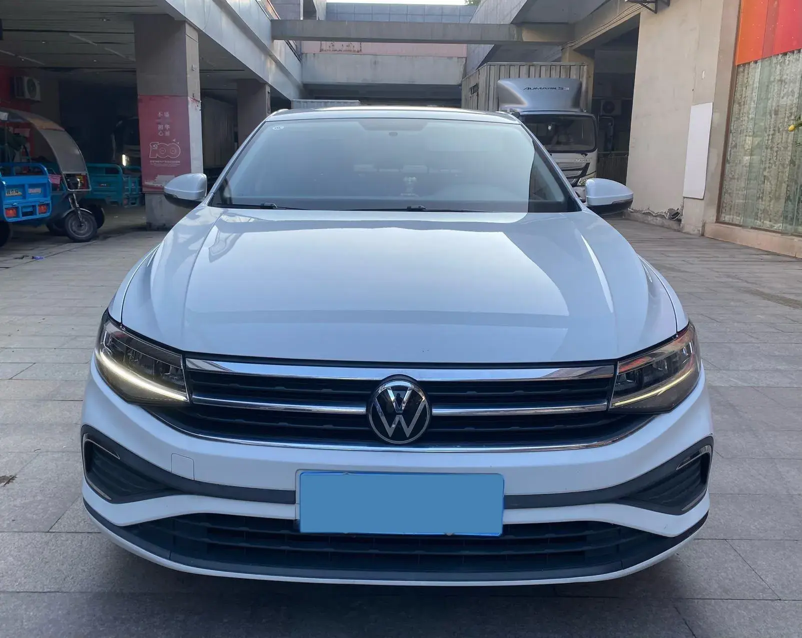 2023 VOLKSWAGEN BORA thumbnail 2