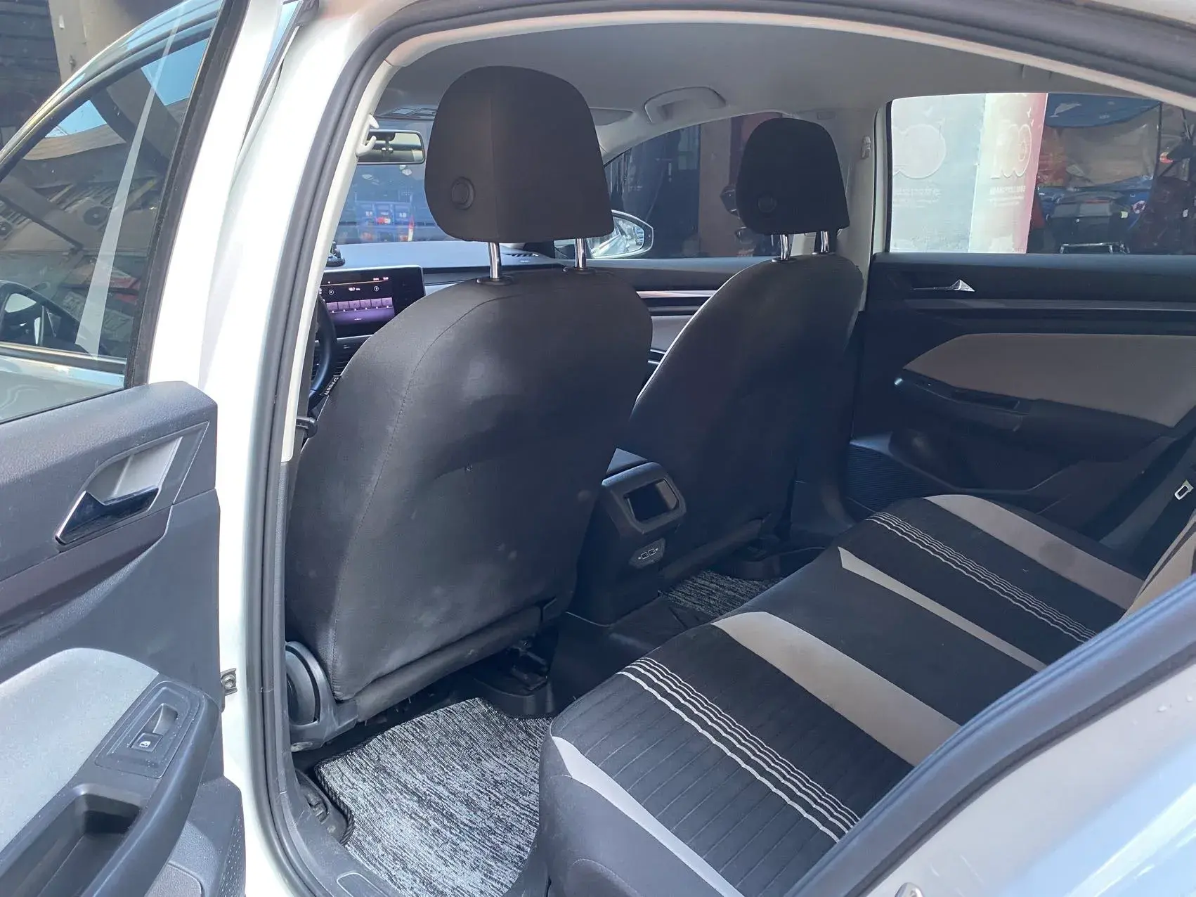 2023 VOLKSWAGEN BORA thumbnail 4