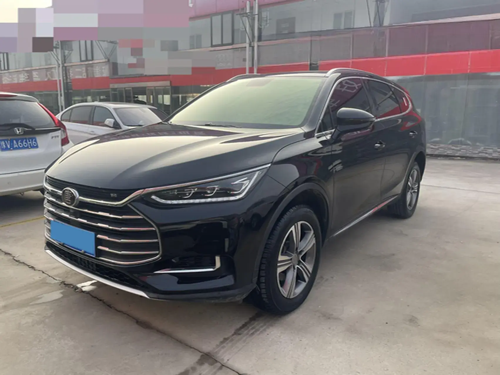 2019 BYD TANG view 1