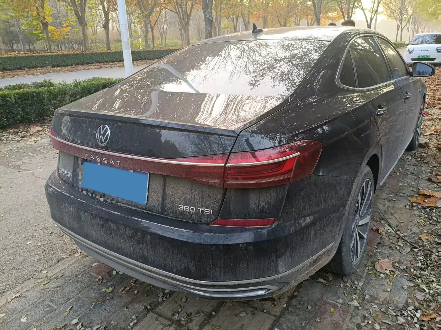 2023 VOLKSWAGEN PASSAT thumbnail 4