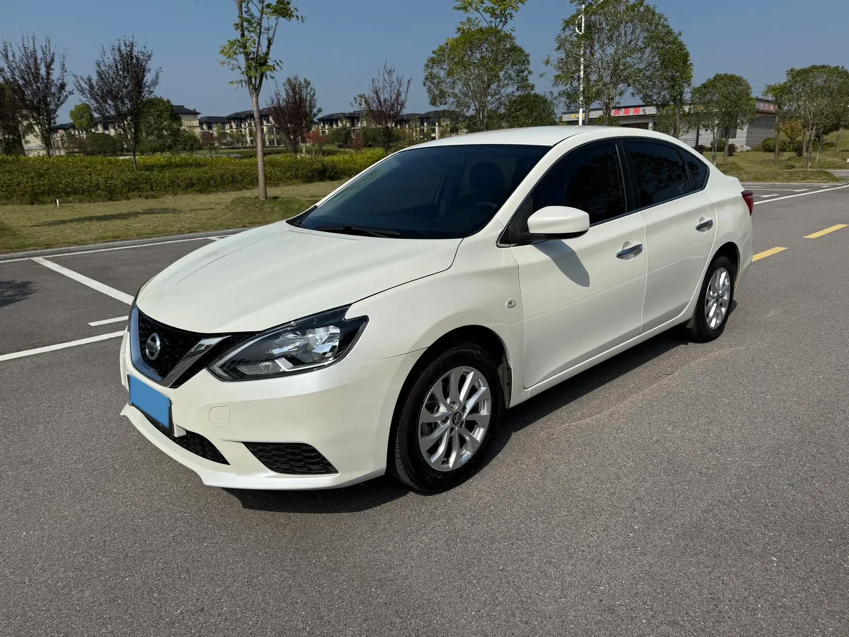 2022 NISSAN SYLPHY view 1