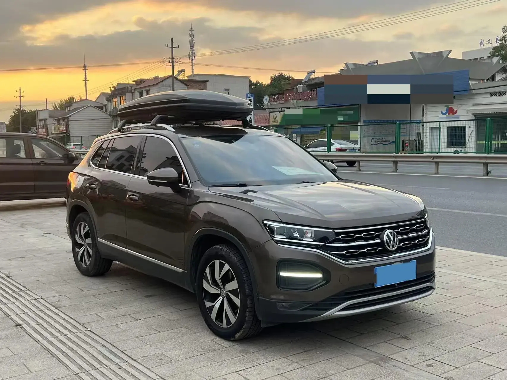 2019 VOLKSWAGEN TAYRON thumbnail 3