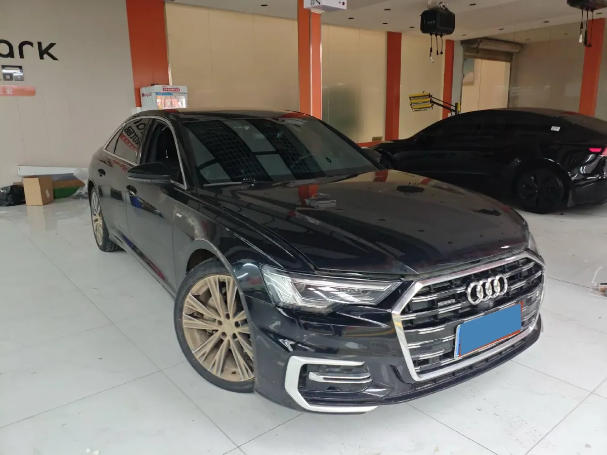 2024 Audi A6L 2.0T 245HP L4 7DCT,autocango,china used car exporter,china ev exporter,chinese used car exporter,chinese used ev exporter