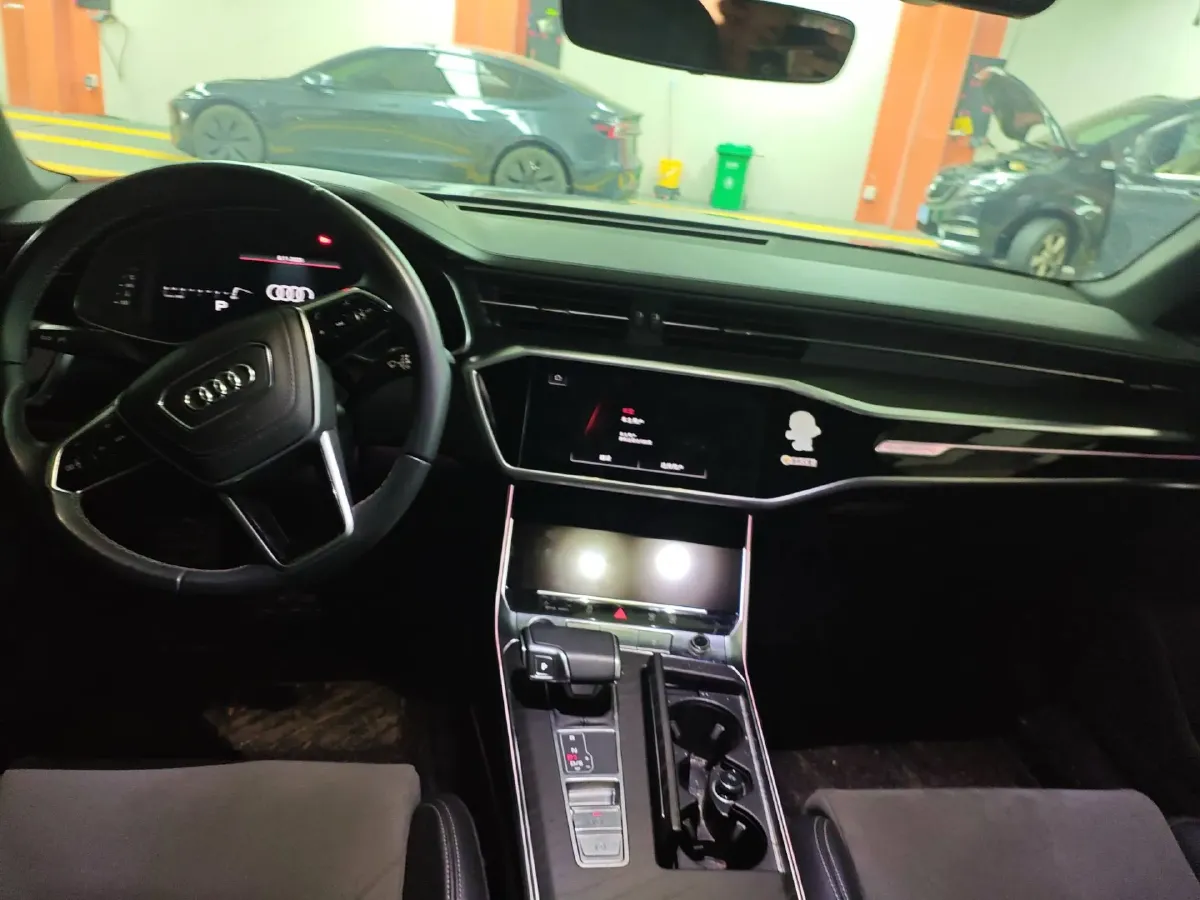 2024 Audi A6L 2.0T 245HP L4 7DCT,autocango,china used car exporter,china ev exporter,chinese used car exporter,chinese used ev exporter