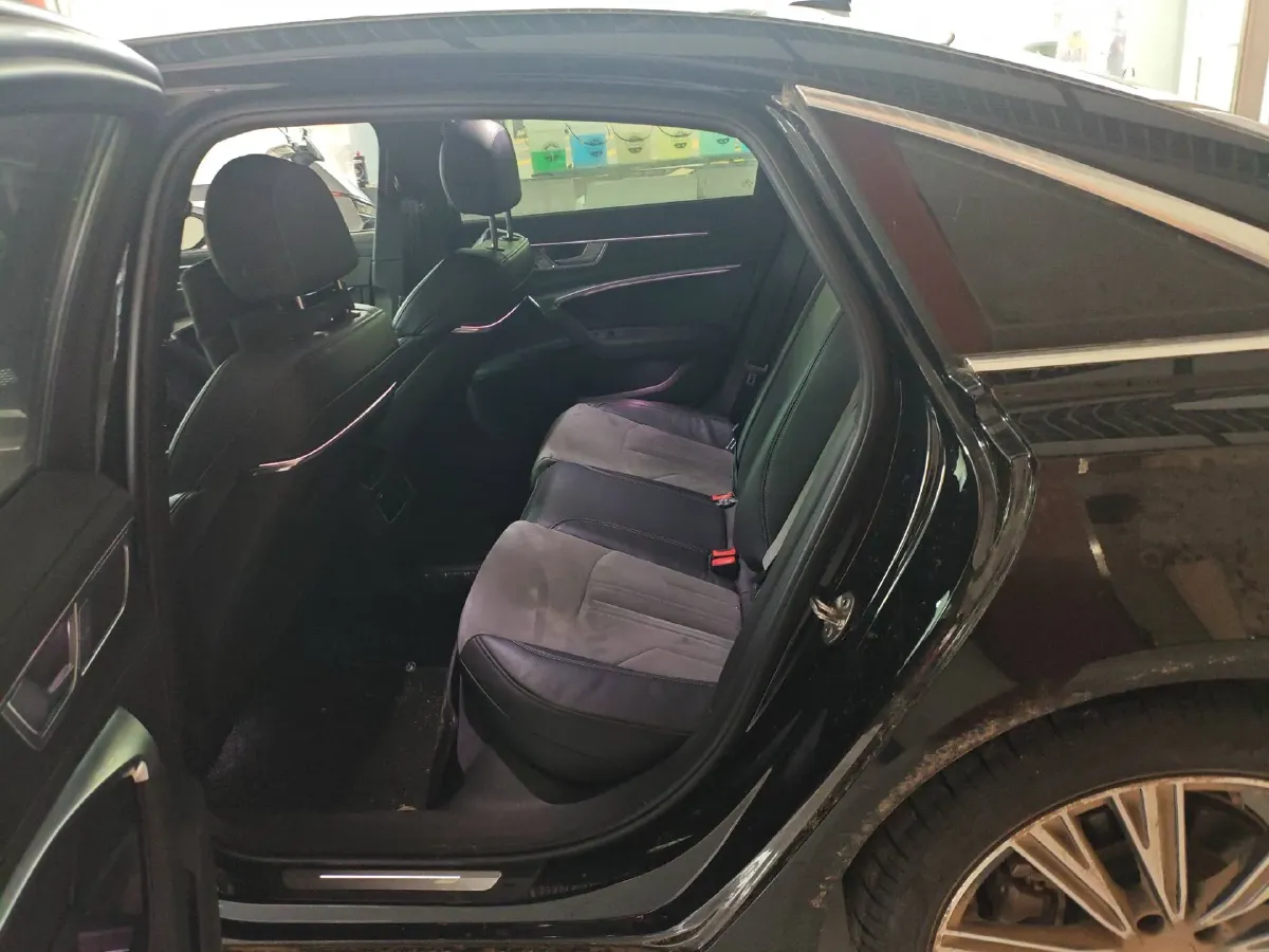 2024 Audi A6L 2.0T 245HP L4 7DCT,autocango,china used car exporter,china ev exporter,chinese used car exporter,chinese used ev exporter