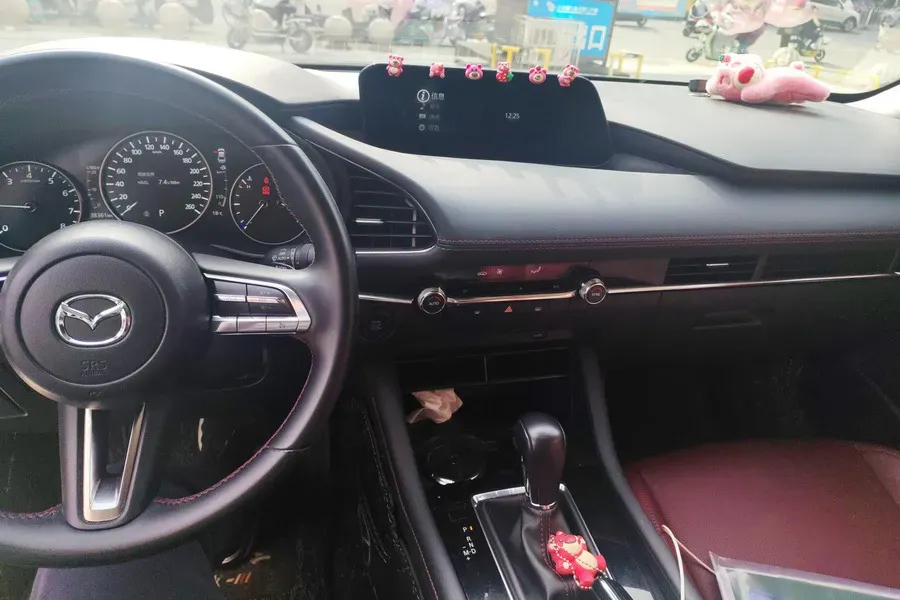 2022 Mazda 3 Axela 2.0L 158HP L4 6AT,autocango,china used car exporter,china ev exporter,chinese used car exporter,chinese used ev exporter