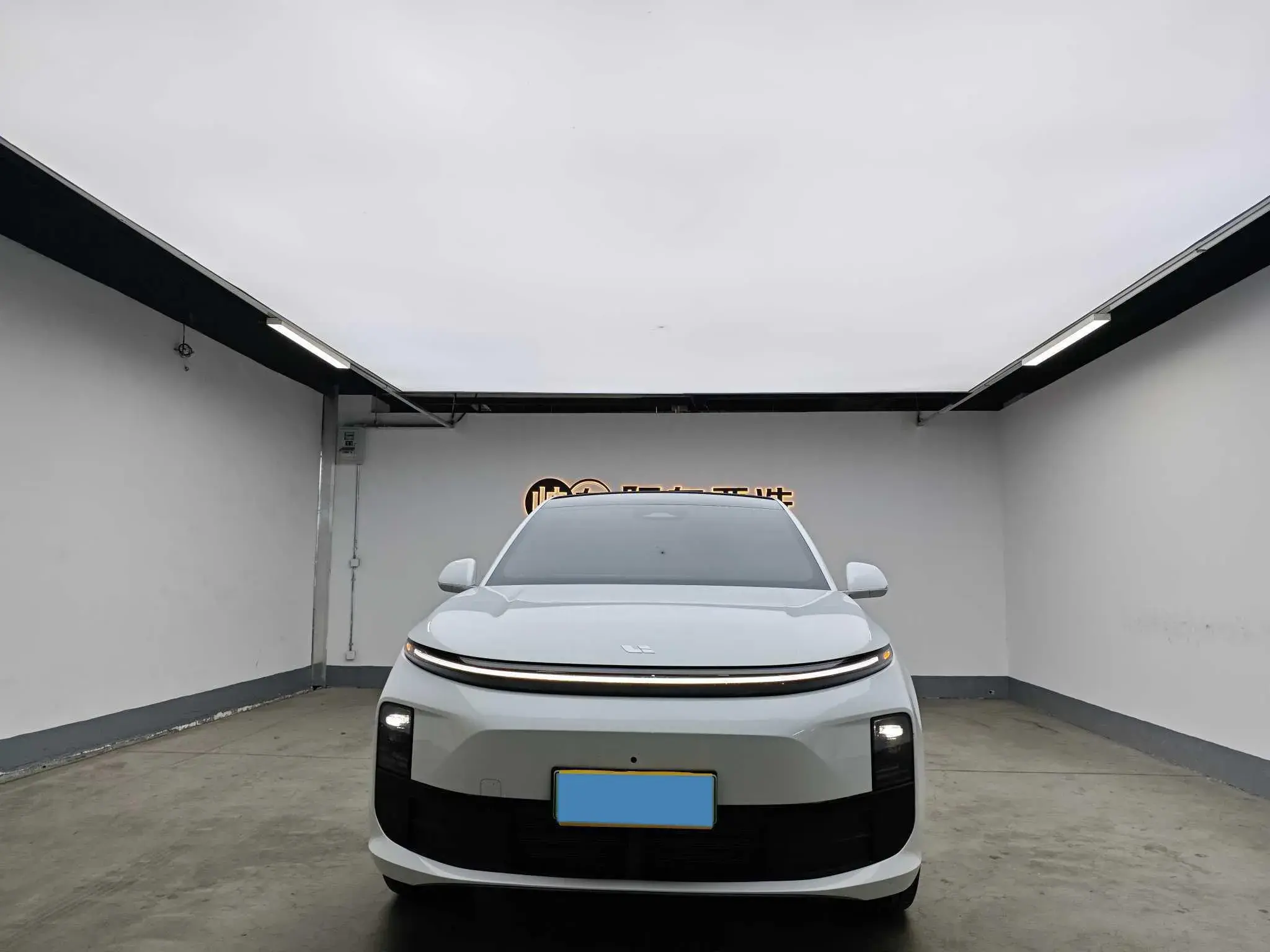 2024 LI L6 thumbnail 2