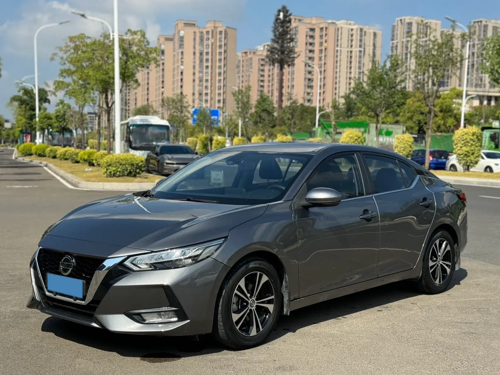 2021 NISSAN SYLPHY view 1