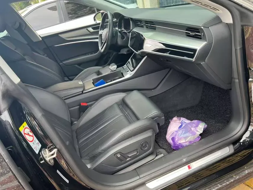 2021 Audi A7 2.0T 245HP L4 7DCT,autocango,china used car exporter,china ev exporter,chinese used car exporter,chinese used ev exporter