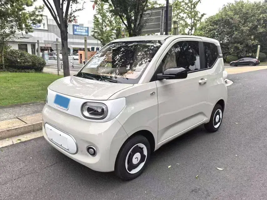 2024 WULING HONGGUANG view 1