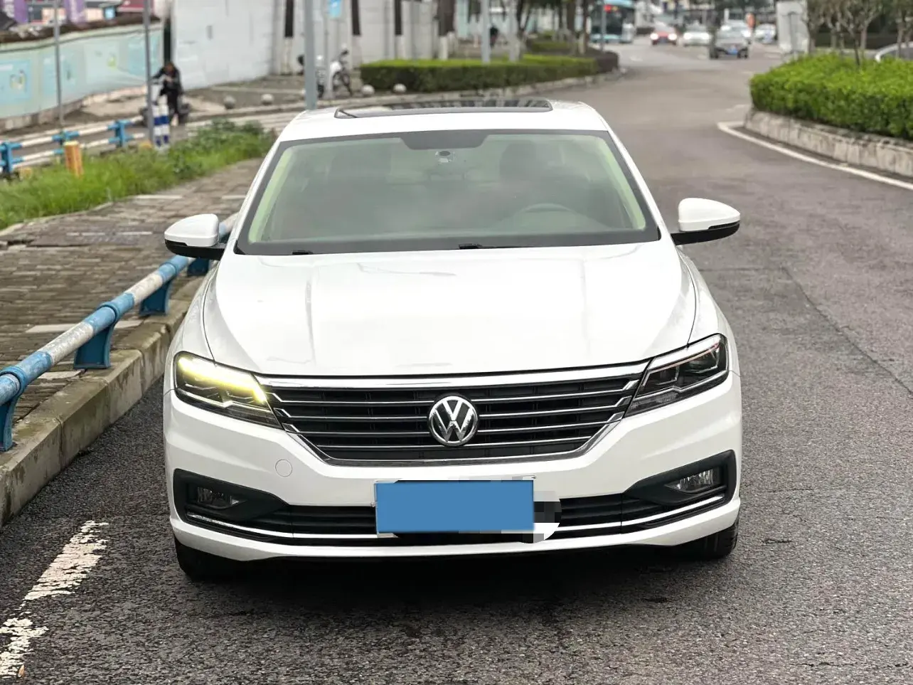 2018 VOLKSWAGEN LAVIDA thumbnail 3