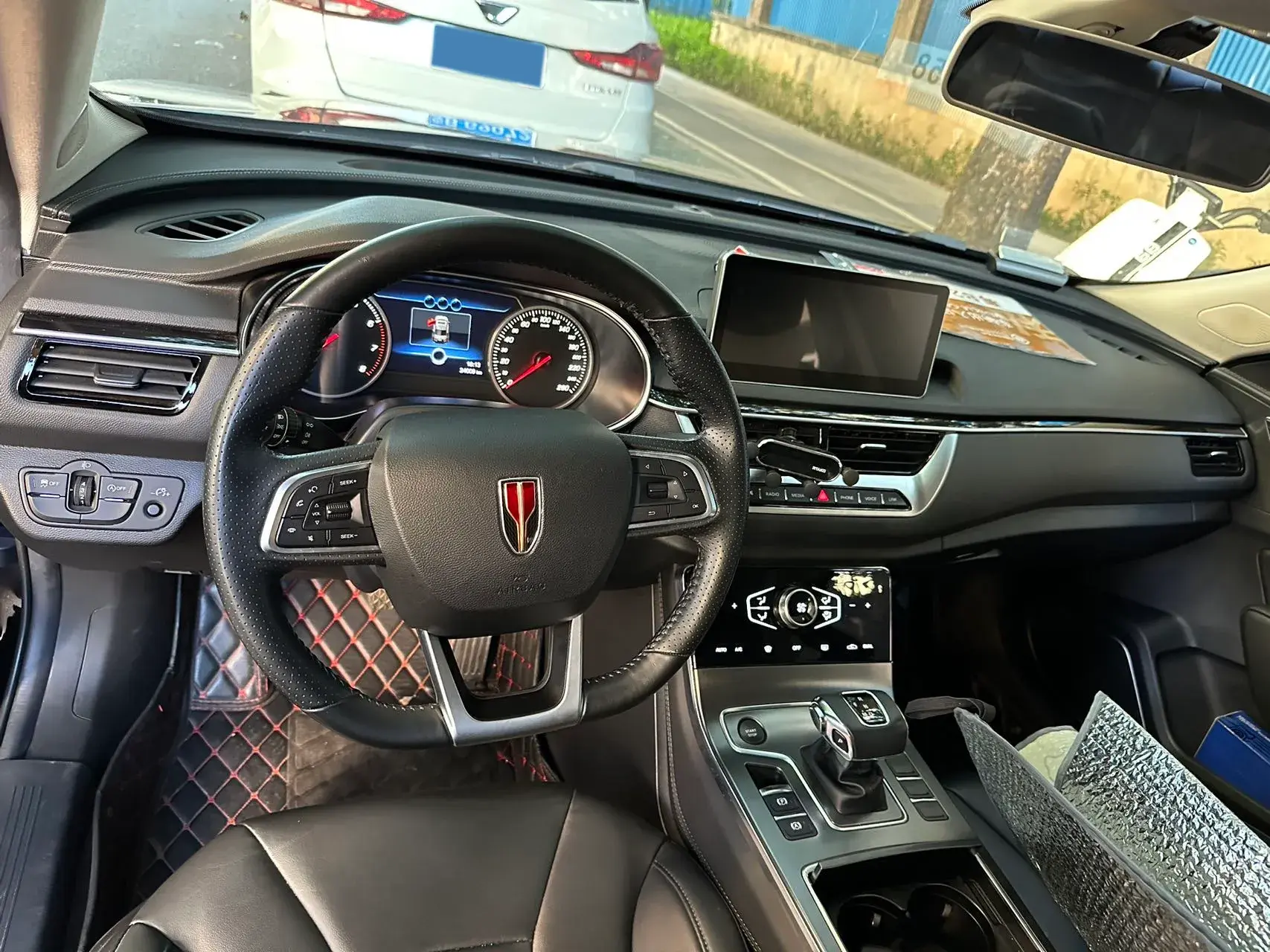 2020 HONGQI H5 thumbnail 2