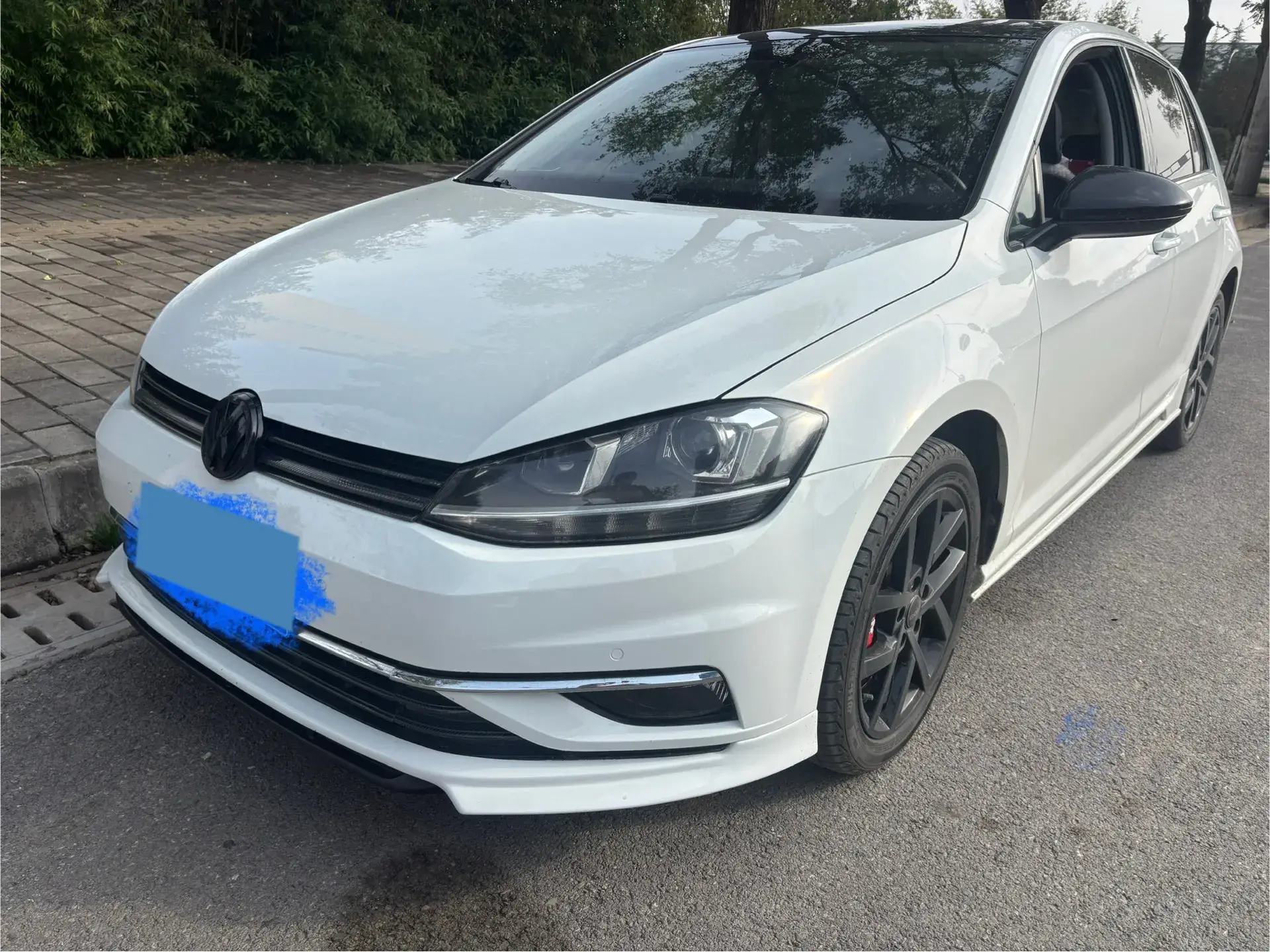 2018 VOLKSWAGEN GOLF view 1