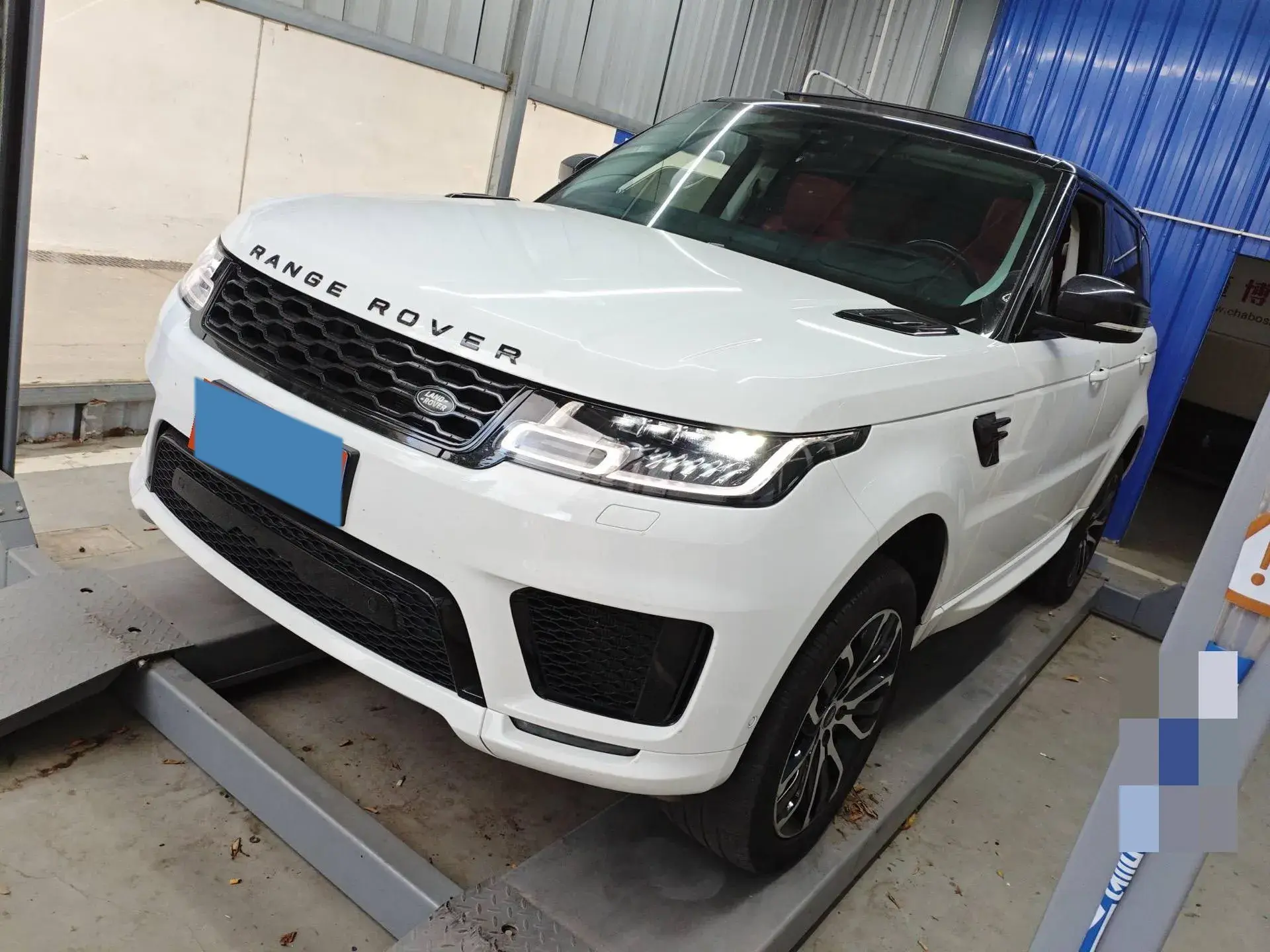 2022 LAND ROVER view 1