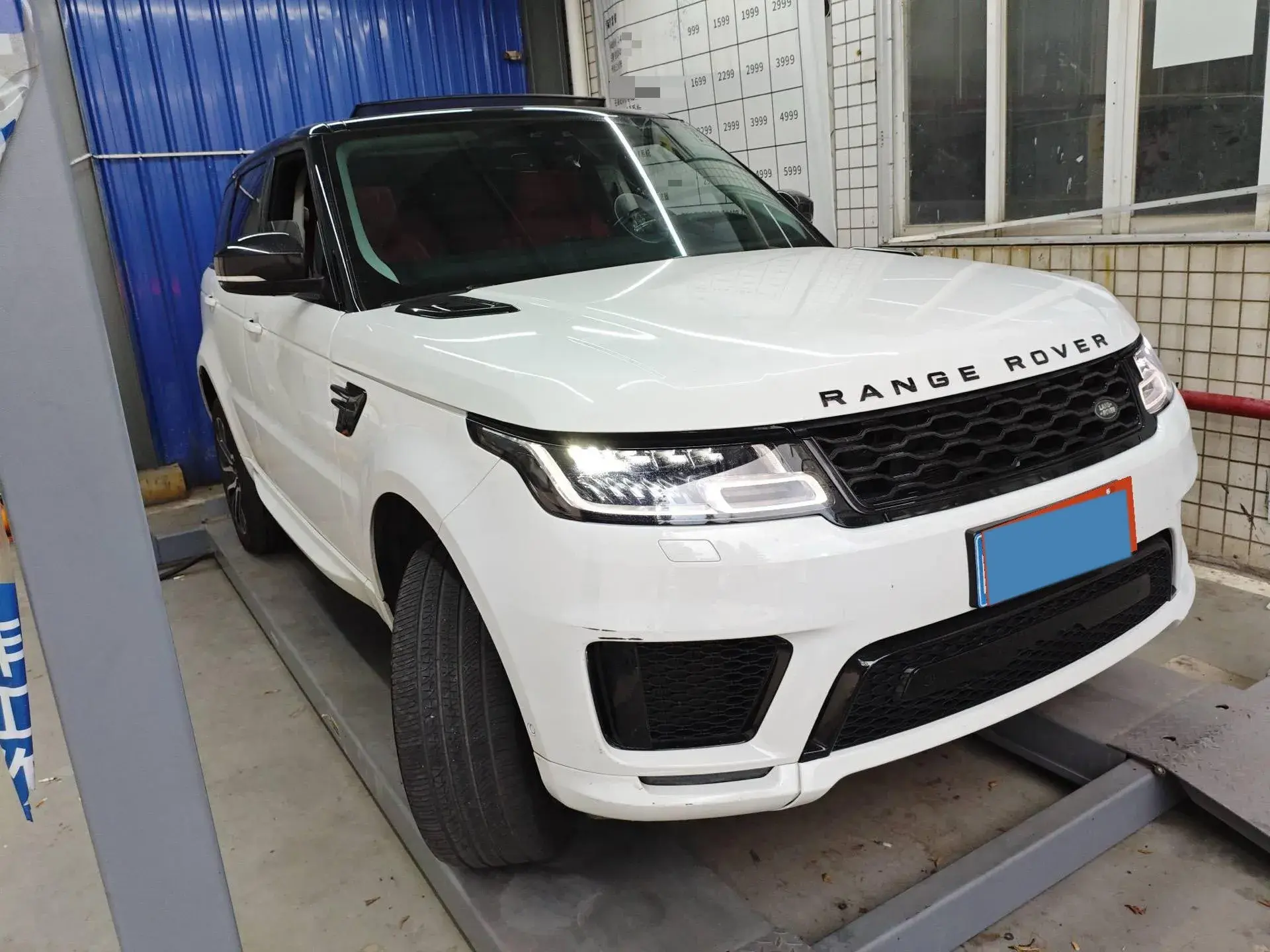 2022 LAND ROVER thumbnail 2